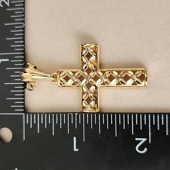 Beautiful Gold Cross Pendant with 22" Gold Cuban Link Chain Set - Picture 7 of 7